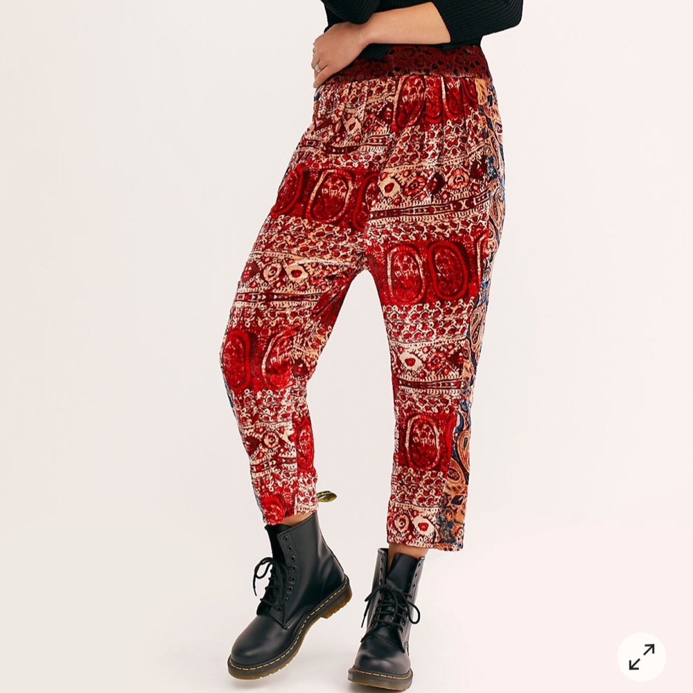 NWOT FREE PEOPLE FES VELVET HAREM PANTS Z258-40